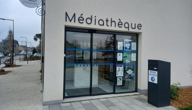 Façade extérieure de la médiathèque de Corps-Nuds