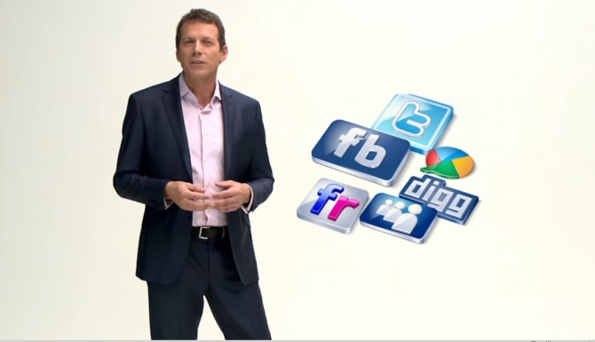 Formateur de face expliquant comment rendre les images accessibles