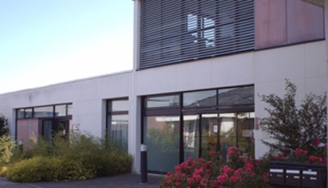 Façade du bâtiment de la bibliothèque d'Acigné