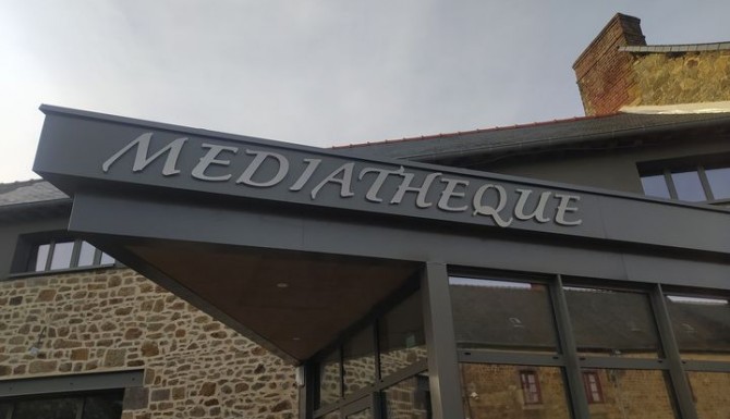 Façade de la médiathèque