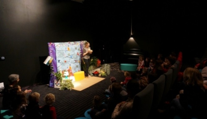 spectacle pour enfants dans l'auditorium