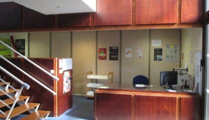 banque d'accueil en bois