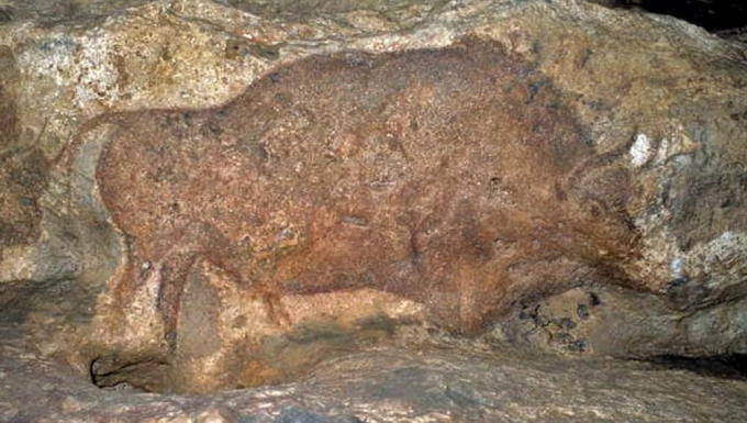 Source : Wikimedia CC-BY-SA-4.0 Peinture de bison présente dans la grotte de Font de Gaume