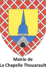 Logo de la ville sous forme de blason "D'or à un portail d'église d'argent mouvant de la pointe, maçonné et ouvert de sable, pavillonné d'azur et sommé du clocher de l'église du lieu aussi d'argent, maçonné aussi de sable et couvert d'azur, à la bordure de gueules frettée d'argent."