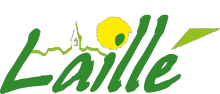 Logo de la ville à dominante verte. En filigrane derrière le mot Laillé, on aperçoit une silhouette de clocher et un soleil