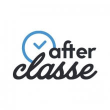 Logo Afterclasse : lettres bleues avec horloge sur fond blanc