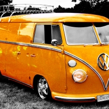 Camion jaune "comib Wolkswagen", un symbole des années hippies